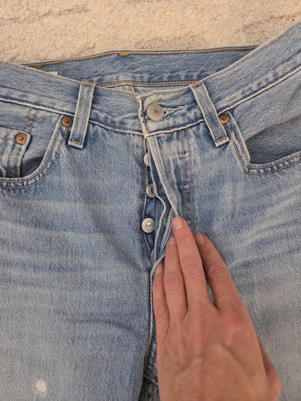 Levis 501 Distressed Women's Jeans. Size 24. Raw Hem, Ankle, Inseam 23in - Picture 2 of 6